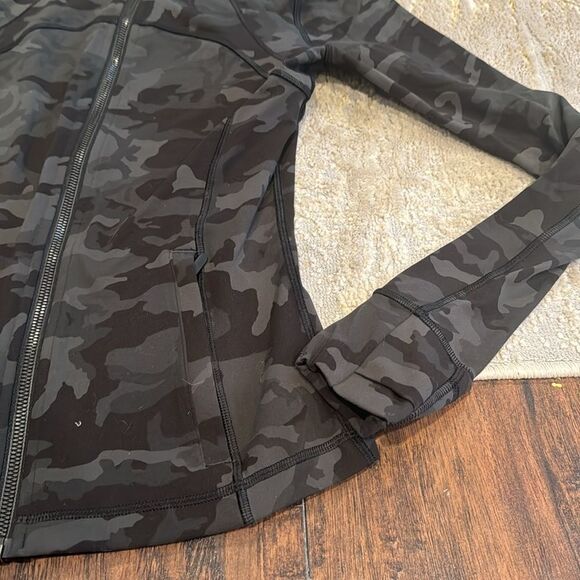 Lululemon Hooded Define Jacket size 4 in Camo greenish grey Camo EUC - Picture 4 of 13